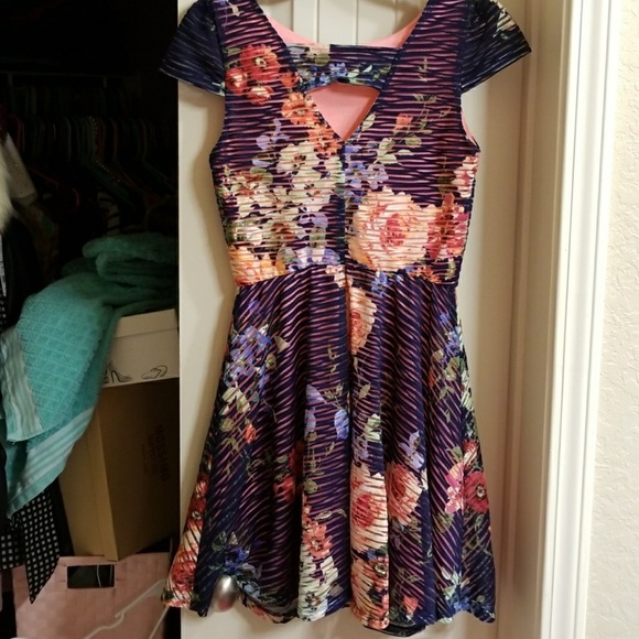 Honey & Rosie mini skater dress - Picture 5 of 5